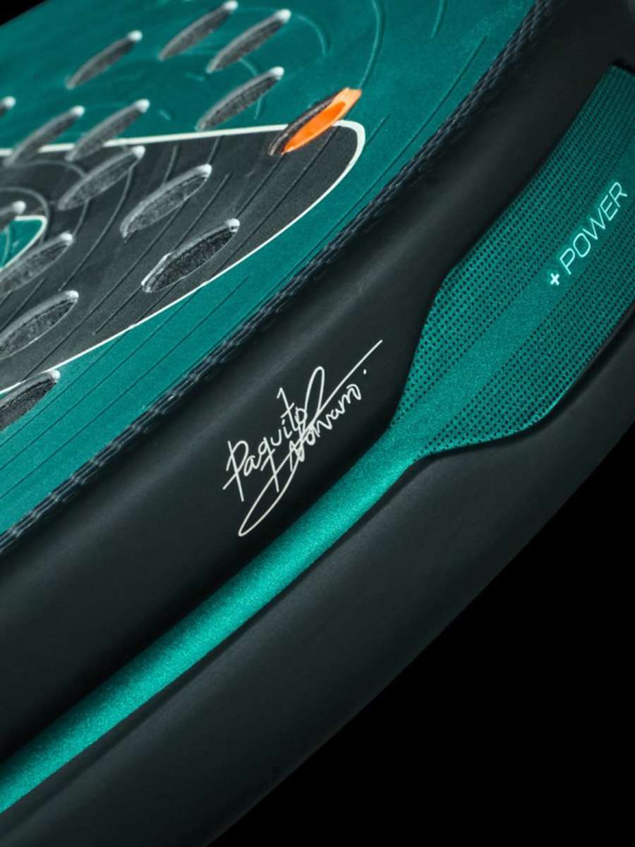Pala Bullpadel Hack 04 Hybrid (365-375g.) Paquito Navarro 2025